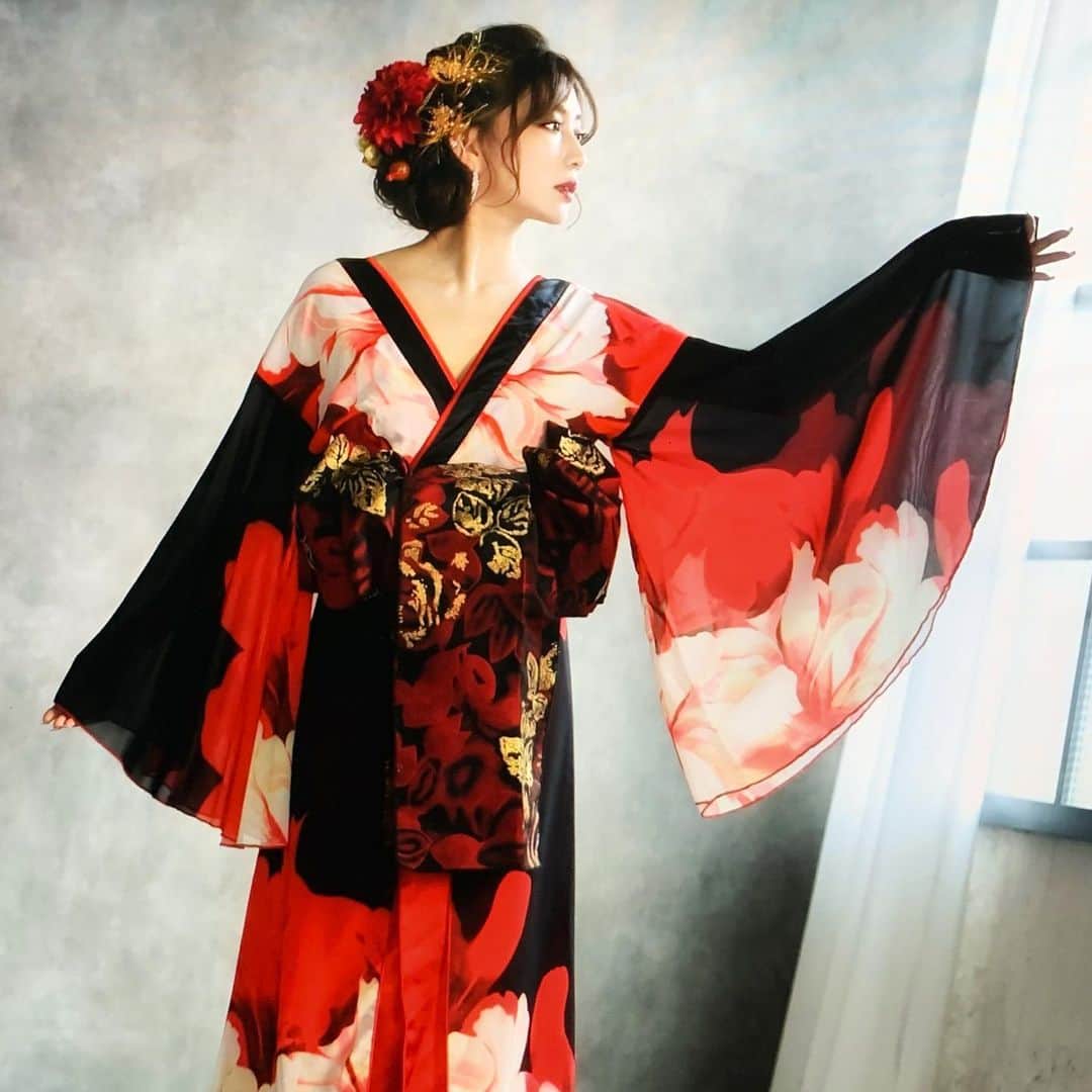 加賀美早紀のインスタグラム：「大阪撮影でした 最後は凝った撮影で楽しかったなあ お疲れ様でした🚄✨  #大阪 #好き」