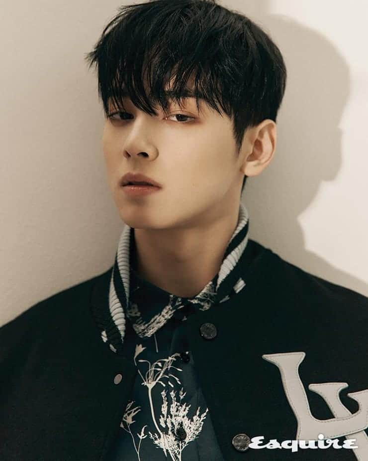 Just a girlのインスタグラム：「Cha EunWoo @eunwo.o_c For Esquire Korea Magazine September Issue 💙  . . . . . . .  #차은 우 #チャウヌ #ChaEunWoo #이동민 #LeeDongMin #ASTRO #아스트로 #koreanboy #koreanmodel」