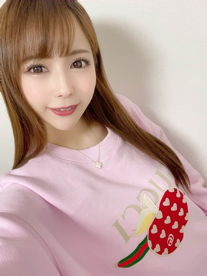 のインスタグラム：「頂いたトレーナー着てみた☺️💗 ありがとう🍎 たくさん着るね！！  #GUCCI #服 #fashion #コーデ #tagsforlikesapp #followme #igers #ootd #ootdfashion」