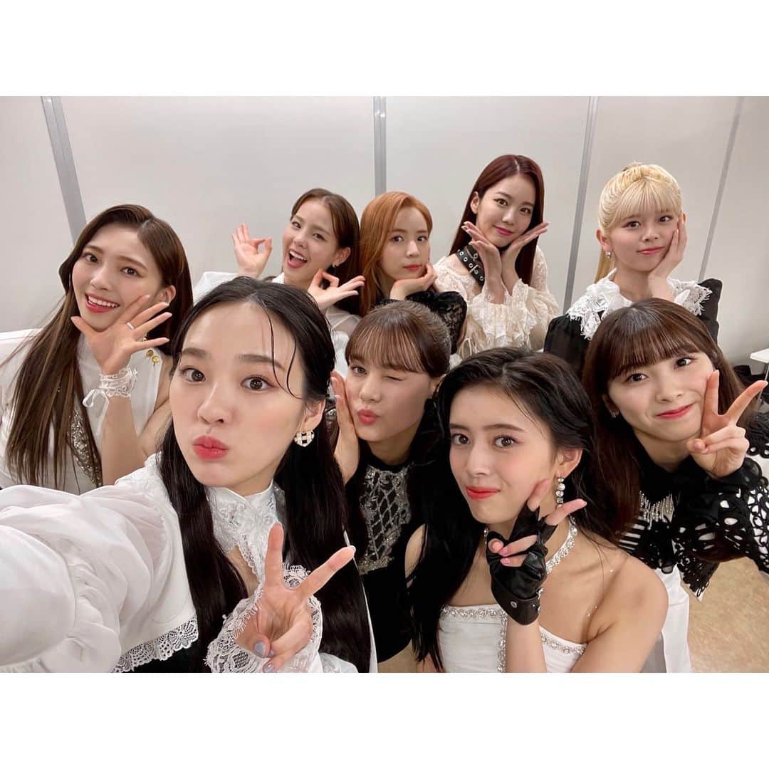 のインスタグラム：「ベストアーティスト💜🤍  베스트 아티스트💜🤍 #🐣🐣🐣」