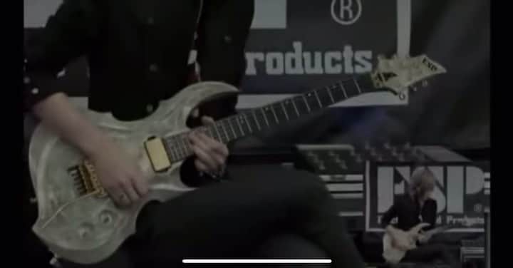 MiA のインスタグラム：「⚜️🎸」