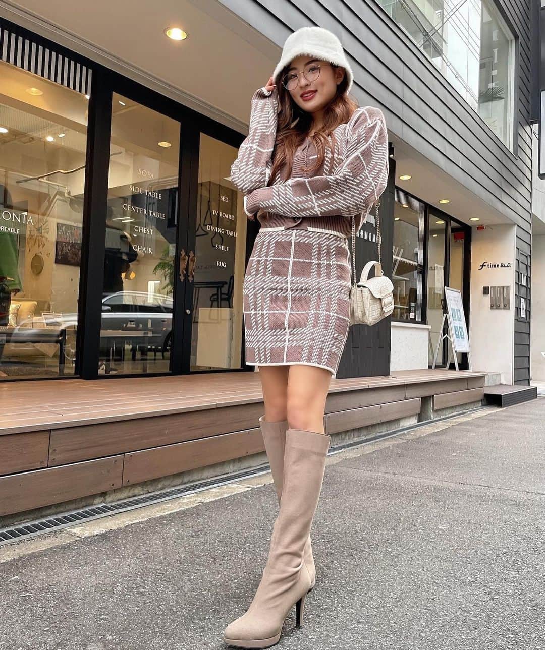 MIYABIのインスタグラム：「おはよう御座います🐣  朝からおでん食べたくなってセブンに直行しました🍢😋  みんなは何の具材が好きっ？☺️💕  ミヤビは卵と大根とちくわぶは必ず入れるよっ🥰  モグモグタイムしてきまぁす🤤✨」