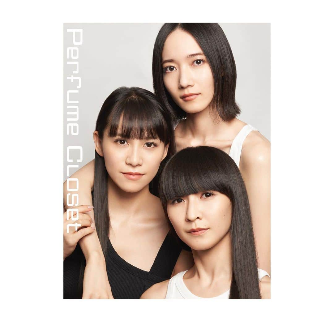 Perfumeさんのインスタグラム写真 - (PerfumeInstagram)「Perfume Closet 第6弾 Phase1のラインナップ&NEWビジュアルを公開✨ O.E.(Over Excellent)Ⓒ カットダイヤモンドをあしらったジュエリーのラインナップ、メンバーの愛らしいペットたち(Sweeties)にインスパイアされたクリームアイシャドウカラーを実現した『Perfume Closet Holiday Palette』、 そしてダンスヒール６cmにもニューカラーが登場！ さらに全国でのPOP UP SHOPの開催も決定！ ISETAN MiRROR 8店舗ではコスメパレットの販売も行います！  11/26(金)10:00よりA!SMARTにて販売スタートです。 詳細はPerfume Closetオフィシャルサイトをご覧下さい♪  Just revealed Perfume Closet Part6 Phase1 new items! Check out details on Perfume Closet official website- link in stories.✨  #prfm #PerfumeCloset」11月19日 10時16分 - prfm_official