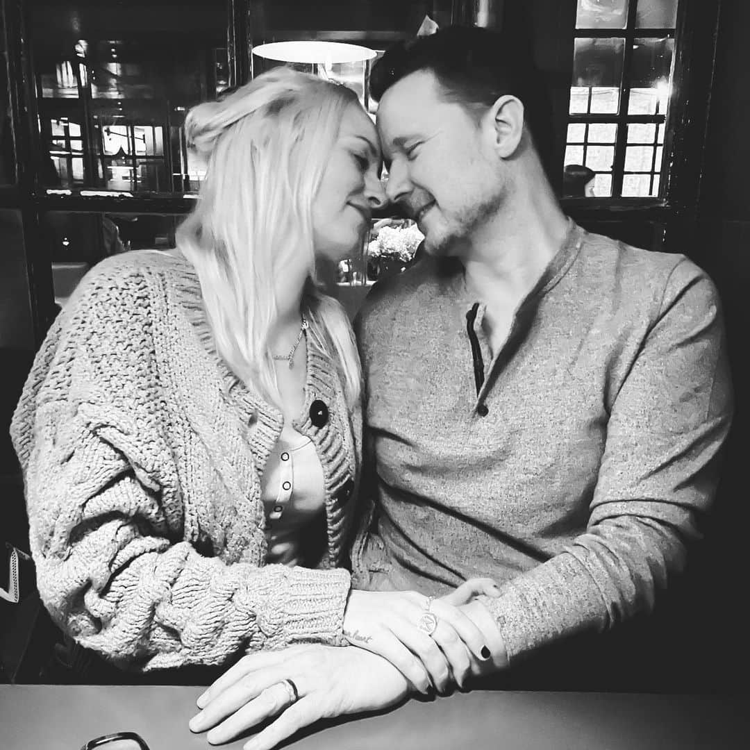 のインスタグラム：「And in a wide sea of eyes I see one pair that I recognize.」