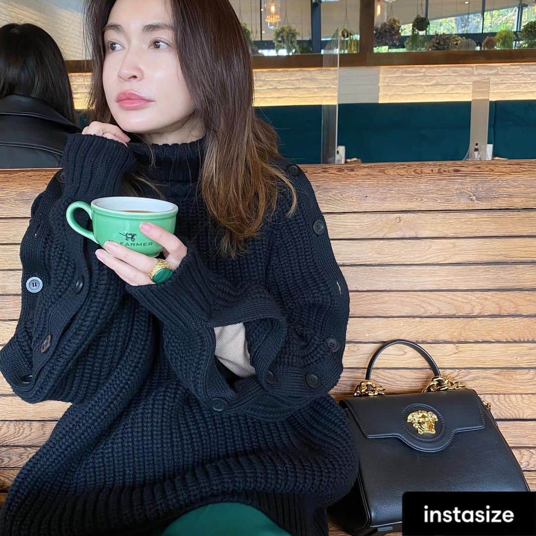 長谷川京子さんのインスタグラム写真 - (長谷川京子Instagram)「清々しい天気🍁☀️  #versace#bag#morning#coffee#cafe  @versace」11月19日 11時47分 - kyoko.hasegawa.722