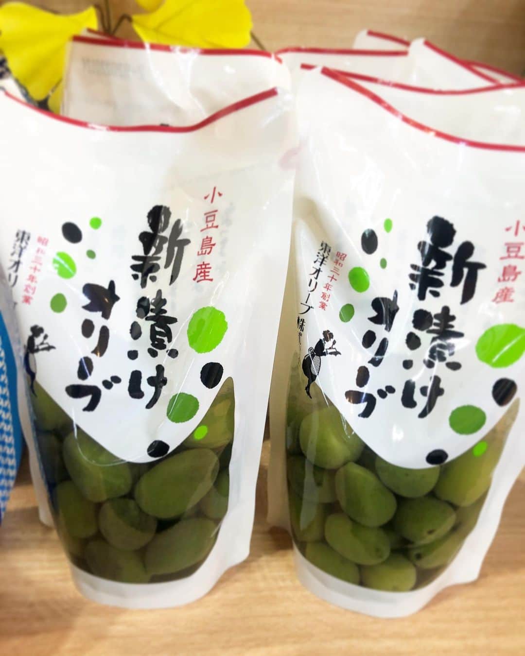 中野美奈子さんのインスタグラム写真 - (中野美奈子Instagram)「新漬けオリーブの季節です♪  サラダはもちろん、小豆島ではオリーブご飯も人気です。  写真は2年前の日帰り小豆島の旅。 のんびり、ゆったりした時間が流れてました。  また落ちついたら行きたいなぁ。  #香川県  #うどん県  #うどんだけじゃない香川県   #オリーブ #東洋オリーブ #小豆島 #新漬けオリーブ  #高松空港　でも買えます。  #食欲の秋 #中野美奈子」11月19日 12時28分 - minako_nakano.official