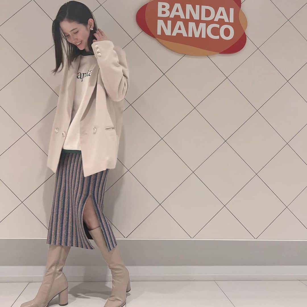 市川紗椰さんのインスタグラム写真 - (市川紗椰Instagram)「昨日の魂ネイション2021オープニングセレモニーをご覧いただいた方、ありがとうございます。 今日のテーマはガンダムシリーズ ！リアルサイズのHi-νガンダムがそびえ立ちます。わお。19時から生配信です。 ⁡ https://tamashii.jp/special/tamashii_nation/ ⁡ 明日は超合金、明後日はエンディングです。 ⁡ TAMASHI　NATION　ONLINE　２０２１ １１月１９日　１９：００～　GUNDAM　FIGURES　LIVE １１月２０日　１８：００～　ロボット大集合special １１月２１日　２１：００～　エンディングセレモニー ⁡ 衣装は ジャケット  @lobject_official ブーツ @randa_pic アクセサリー @daughtersjewelry」11月19日 18時49分 - sayaichikawa.official