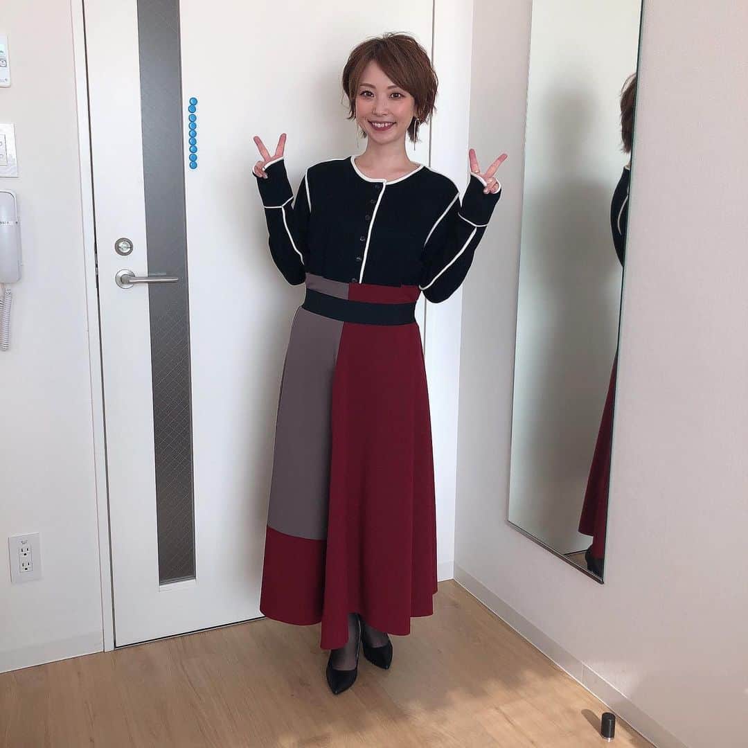 のインスタグラム：「きのうのミヤネ屋の衣装です😊 耳に蝶々が飛んでましたよ🤗キラキラ〜🤩🤩🤩 #ミヤネ屋 #気象予報士 #衣装 #青森市観光大使」