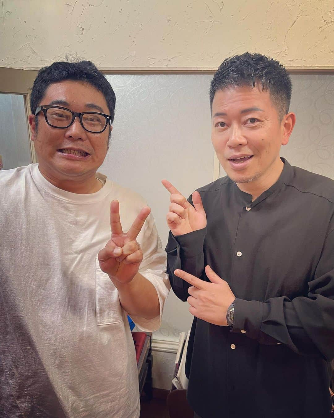 杉本知香さんのインスタグラム写真 - (杉本知香Instagram)「フォレスト名物。珍しい2ショット😆 宮迫さん&パタパタママ木下くん  昨日のくせすごの番組後半に、木下くん出たそうなのでチェックしてね（笑）  #中目黒美容室#珍しい2ショット #宮迫博之#宮迫です#YouTube #パタパタママ木下#パタパタママ#きのやん#きの兄 #千鳥のクセがスゴいネタgp」11月19日 20時06分 - sugimotoc