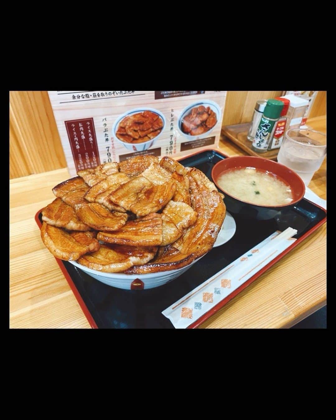 吉田晴香さんのインスタグラム写真 - (吉田晴香Instagram)「地元【帯広名物】豚丼  とん田🍖  バラ肉大盛り❤️‍🔥  結構前の写真📷薄着☺︎☺︎  #十勝#帯広#帯広グルメ#帯広豚丼#とん田 #hokkaido#hokkaidolove#tokachi」11月19日 20時19分 - haruka_yoshidaa