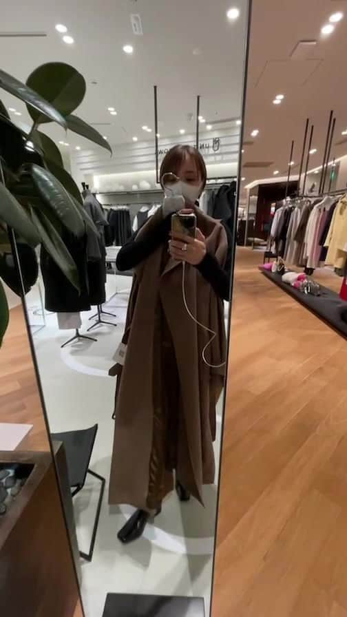 かんだまのインスタグラム：「皆様、連日たくさんのご来店ありがとうございます🙏現状の店内の様子をサクッと生配信をさせて頂きました☺︎  そして、ついに11/21(日)の期間終了まで残り2日間となりました🥲早すぎてちょっと寂しい🥲 皆様のご来店、スタッフ一同心よりお待ちしております◎  @marw_unitedarrows_official」