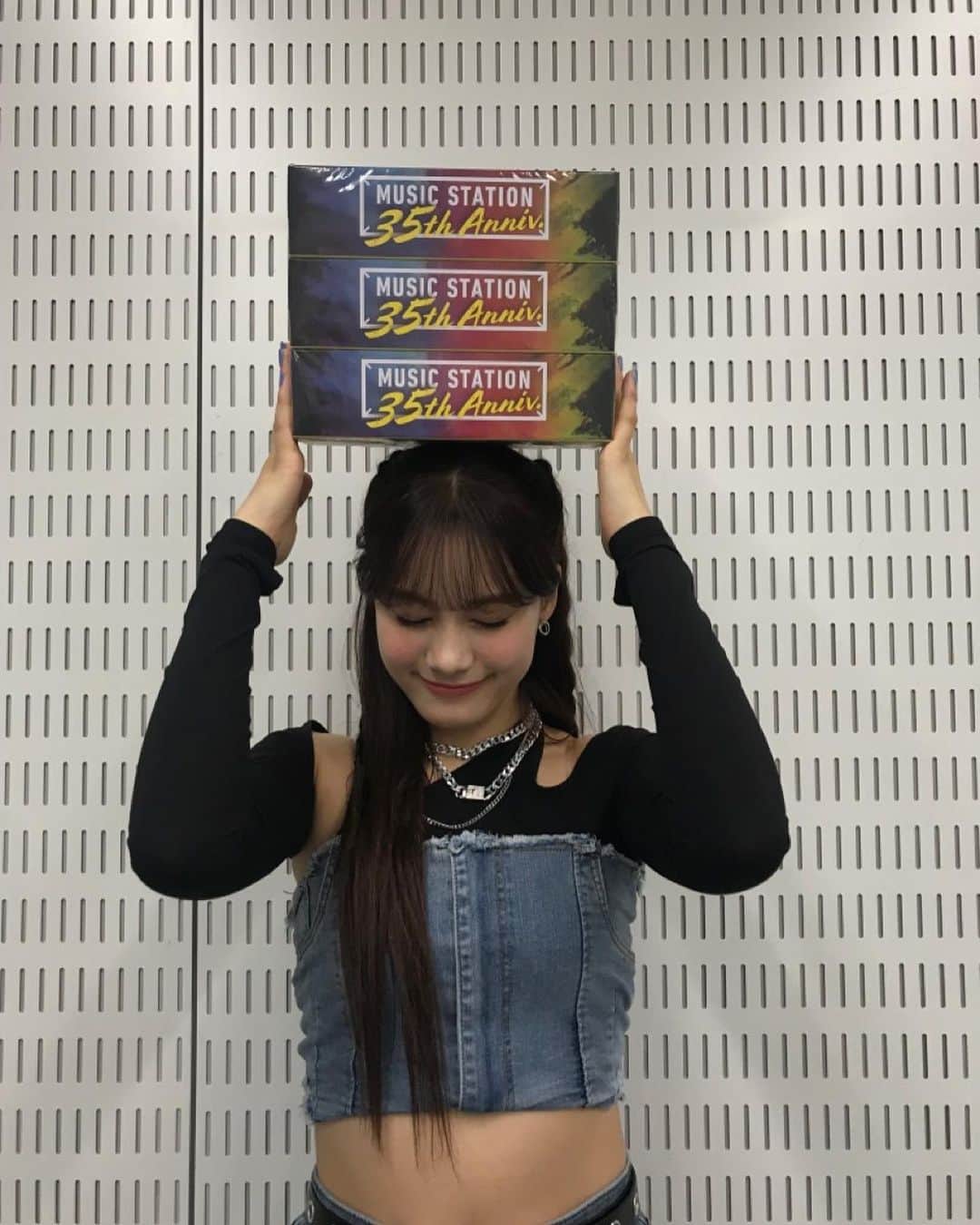 のインスタグラム：「Mステ見てくれたかな？？🧐🧐 このポーズ一年振りだよね☺️☺️ 今日もすごく楽しかった💕💕💕💎💎💎  위쥬~~~ 이 포즈 1년만에 했네용☺️☺️ 오늘 무대도 너무너무 재미있었어요💕💕💕💎💎💎  Music Station photo dump 🎞  #niziu #withu #nina #mステ」