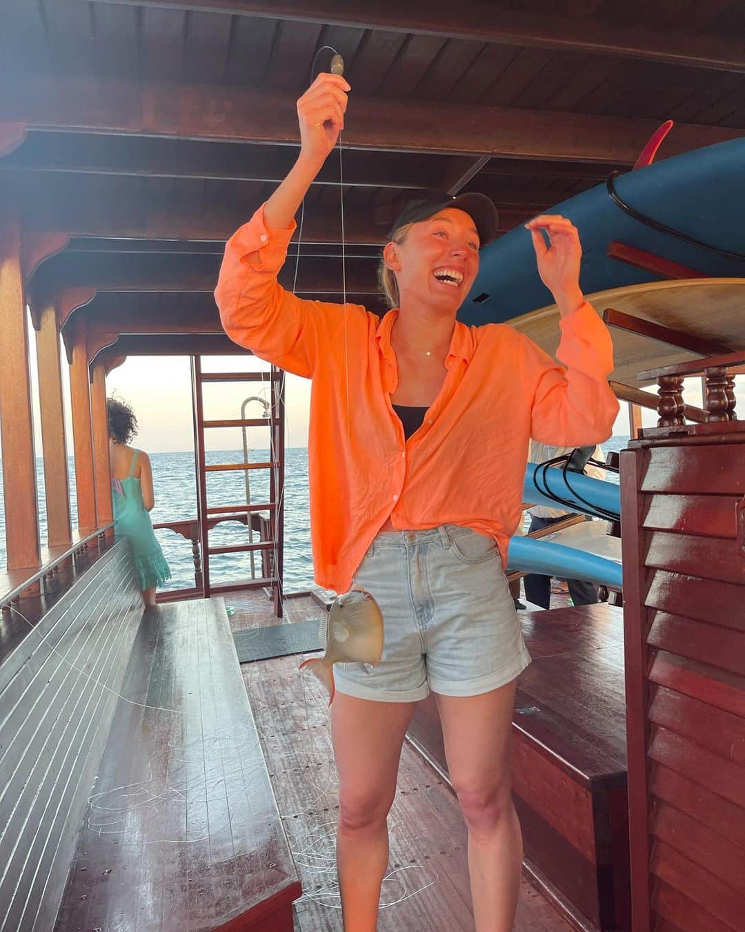 エカテリーナ・アレクサンドロワのインスタグラム：「It’s time to catch some dinner🐟 /// Время ловить ужин🐟」