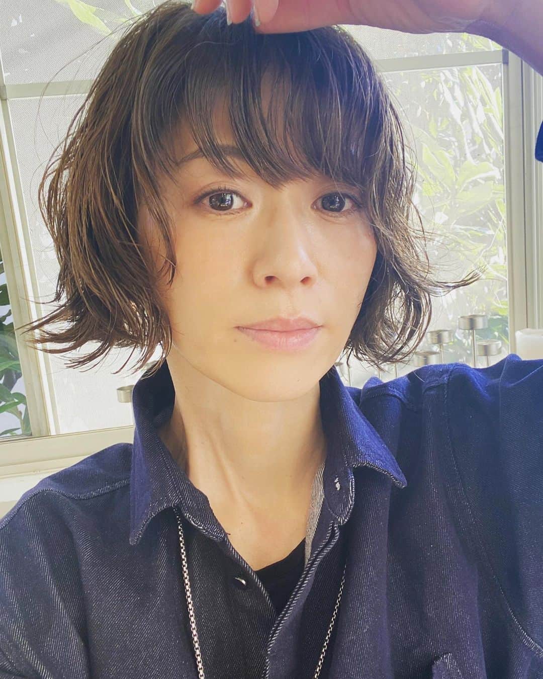 畑野ひろ子のインスタグラム：「@roraima.daikanyama にて。 久しぶりのエアウェーブ。 今回は前髪も少しカットしてもらいました🥰」