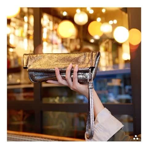 ジェロームドレイフュスのインスタグラム：「Accessorise with metallic finishes for a retro yet modern look #ClicClac . . Photo @maximilianmair #jeromedreyfuss #clicclac #jeromedreyfussclicclac #rootsdeluxe #AW21」