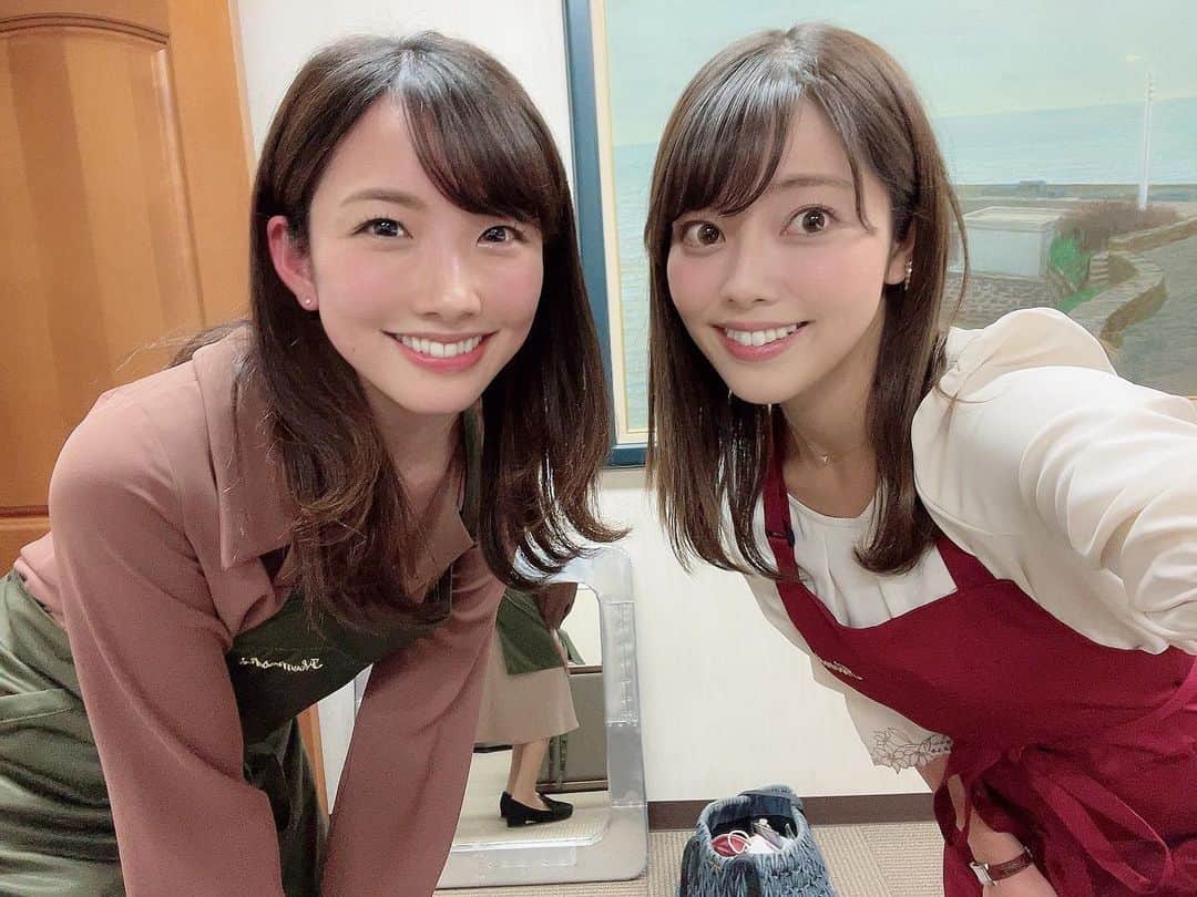 八幡美咲のインスタグラム：「今日はフロントドアのあと イケてる料理番組「イケメシ秋」が 午後2時から放送されます🌰  どうして顔が赤いのか/// 放送でお楽しみに☺️💞  イケメシも春、夏、秋と 3シーズン目になりました🥰  この番組に出るようになって 少しずつ料理上手になっていってるような気がします🙊  今回は、 りんごの皮を包丁で🔪 一気にむけるかに挑戦しました。 尺の関係で カットされてるかもしれませんが..笑 (その可能性大です！笑) お楽しみに🥰💕  #アナウンサー　#アナウンサーの生放送後  #広島　#アナウンサー衣装 #アナウンサーメイク #八幡美咲 #Hirosima  #アナウンサーコーデ」