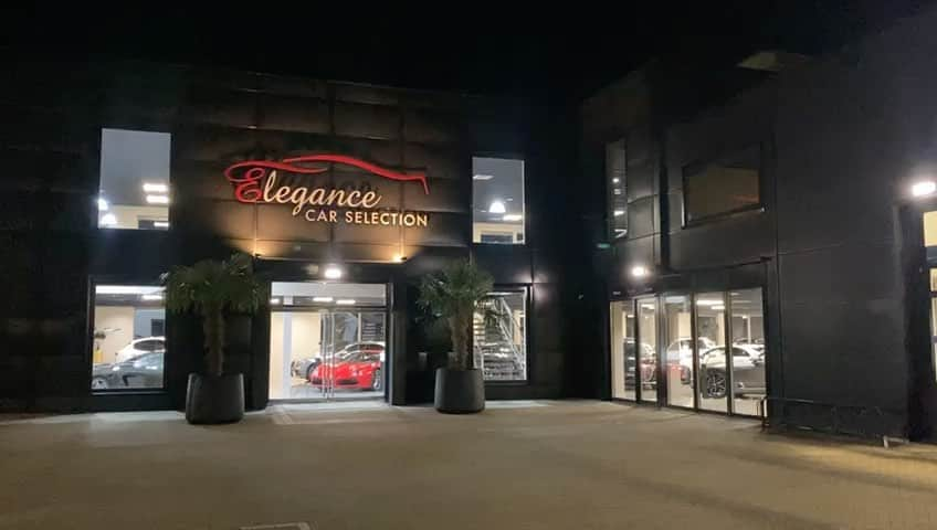 ウェスレイ・ホードのインスタグラム：「Hi guys just wanted to share some news and show you my newest business of which I’m really proud so go check it out! @elegancecarszwaag   🇬🇧After a few months of hard work we are finally ready to show you guys our brand new Elegance Car Selection showroom in the Netherlands!! Feel free to come and check out our amazing new venue and keep your eyes and ears open because soon we will drop the date for our official opening party with a lot of special gifts and promotions!   #TeamElegance #ferrari #lamborghini #bentley #porsche #mercedes #bmw #audi」