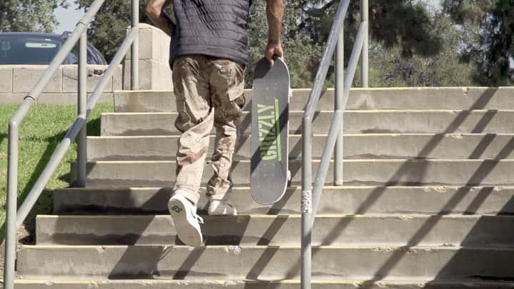マニー・サンティアゴのインスタグラム：「The Manny Santiago signature griptape is available now. Link in bio to get it at GrizzlyGriptape.com.」