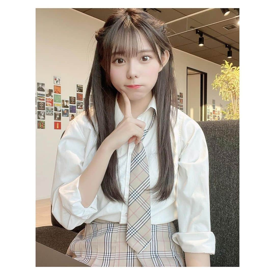 大森莉緒さんのインスタグラム写真 - (大森莉緒Instagram)「・ ・ オンライントーク会1日目ありがとうございました😊💓  サバイブで着た制服〜〜🐒 これを理由に、ちょくちょくjkに戻ってるのは内緒…🤫笑  明日もよろしくお願いしますっ( ˆ ˆ )/♡ ・ ・ #大森莉緒 #おーりお #おりおんず #制服 #ネクタイ #偽jk #instagood #instapic #instaphoto #hair #hairstyle #good #photo #01 #01년생 #좋아요 #셀카 #셀카그램 #추억 #먹스타그램」11月20日 21時32分 - rio.ohmori