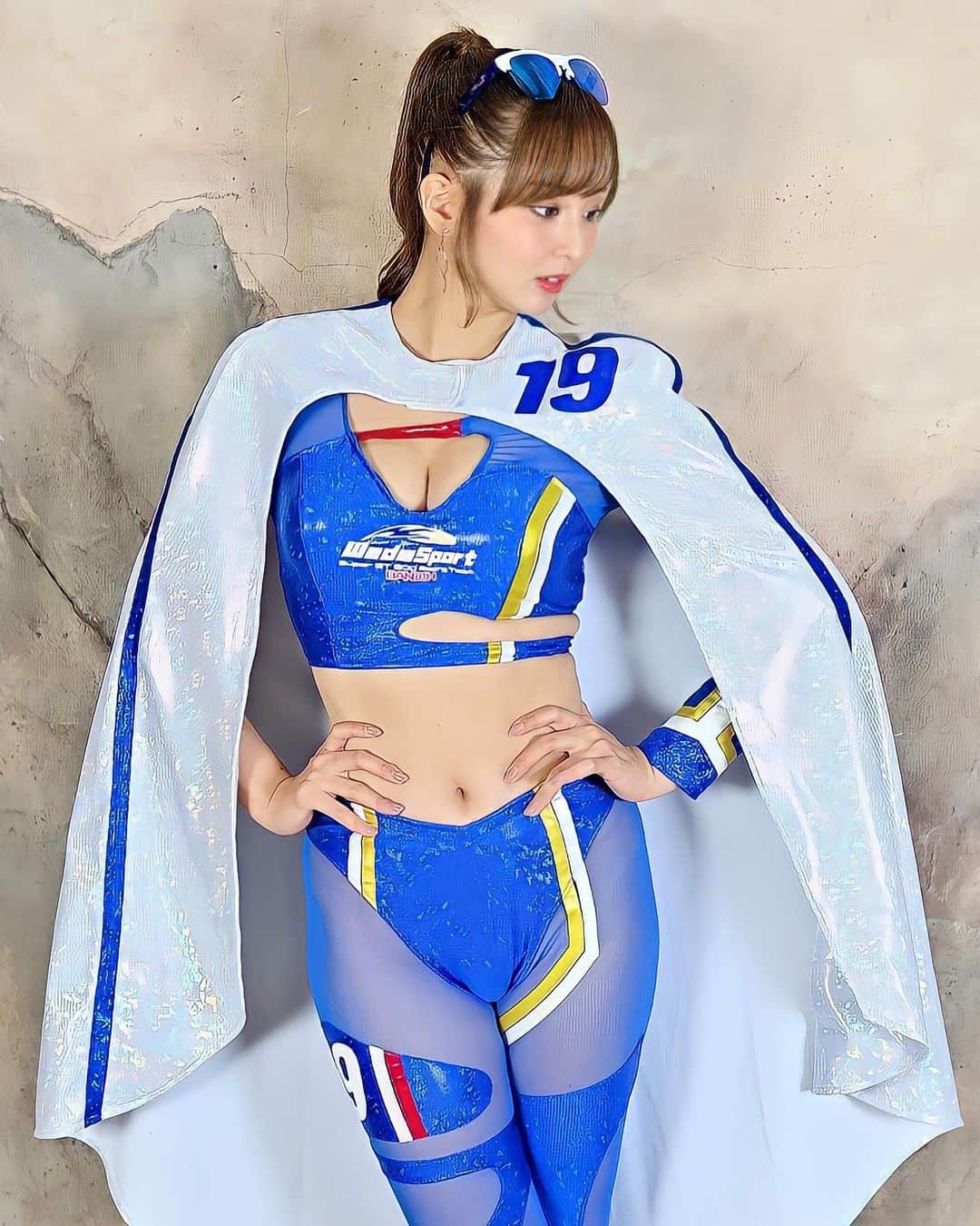 安田七奈さんのインスタグラム写真 - (安田七奈Instagram)「SUPERGT最終戦 富士で レースクイーンステージが 開催されますね☺️💙‼︎  久々のステージ嬉しいです🥺 きっと声は出せないだろうから‥ チームグッズやなーちゃタオル かかげてくれたら嬉しいな💕  #SUPERGT #安田七奈 #なーちゃ #レースクイーン #rq #ラウンドガール #グラビア #グラビアアイドル #グラドル #インスタグラビア#美乳 #水着 #ビキニ #ムチムチ #むちむち #wedssport #bandoh #セクシー #セクシー美女#wedssportracinggals #followme #japanese #japanesegirl #instagood #instalike #photooftheday #팔로우 #얼스타그램 #粉我 #非常好 ⠀ ⠀」11月20日 21時33分 - nana_yasuda