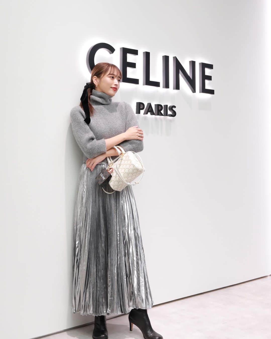 近藤千尋のインスタグラム：「渋谷PARCO セリーヌのPOPUPにお邪魔しました💕 今も昔も大好きな　@celine ☺️☺️ 品揃え豊富で見てて幸せな気分に… これからの季節ギフトにもぴったりでした🥰 ホワイトのボストン、可愛すぎる。。❤️  全身セリーヌ様で撮影してもらったよ📸✨✨  @celine #CELINEBYHEDISLIMANE #CELINESHIBUYAPARCO」