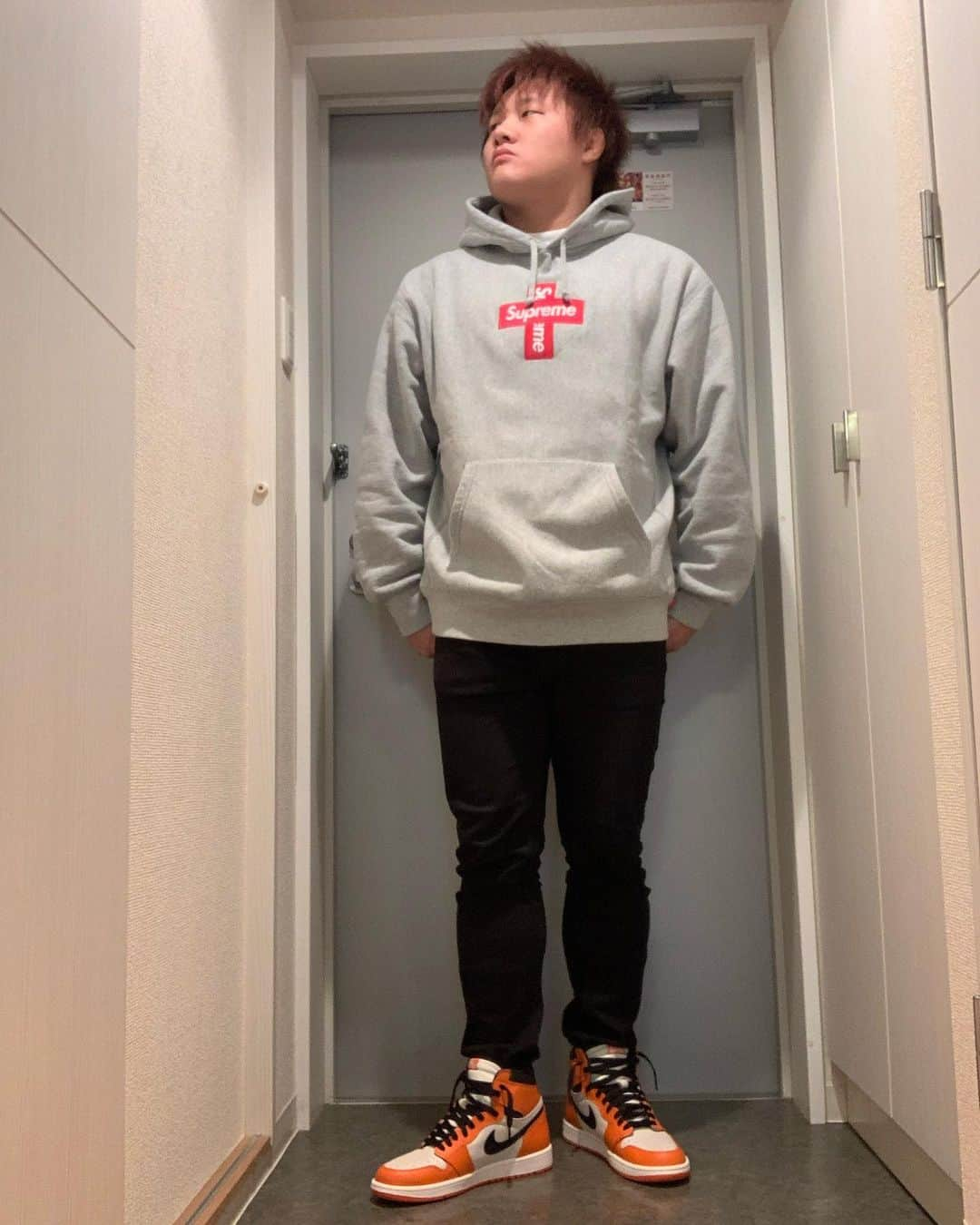 岩本煌史さんのインスタグラム写真 - (岩本煌史Instagram)「Outer:Supreme T-shirt:DUALISM Pants:nudie jeans Socks:DUALISM Kicks:NIKE AIR JORDAN 1 RETRO HIGH OG REVERSE SHATTERED BACKBOARD  #ajpw #全日本プロレス #スニーカーヘッズ #三重県 #桑名市 #出身 #岩本煌史 #dualism #nudiejeans  #nike #ナイキ #aj1 #airjordan #airjordan1 #airjordan1high #エアジョーダン #reverseshatteredbackboard #リバースシャッタードバックボード #シャタバ #shatteredbackboard #ootd」11月20日 15時01分 - koji_iwamoto