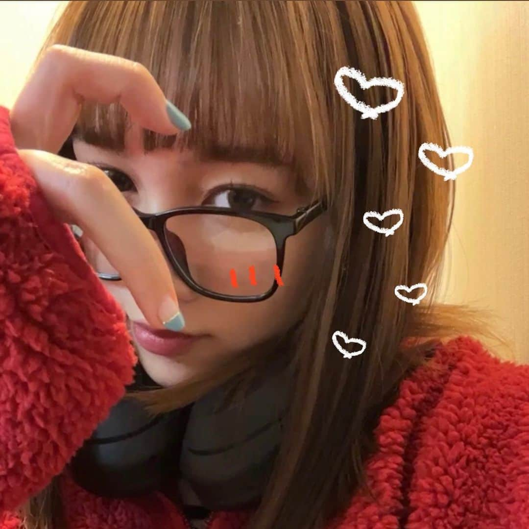 長谷川美月さんのインスタグラム写真 - (長谷川美月Instagram)「人生19年目、 8割ぱっつん前髪で生きてるだ  #ヘッドホンよりイヤホン派でした」11月20日 18時10分 - mxx.____29