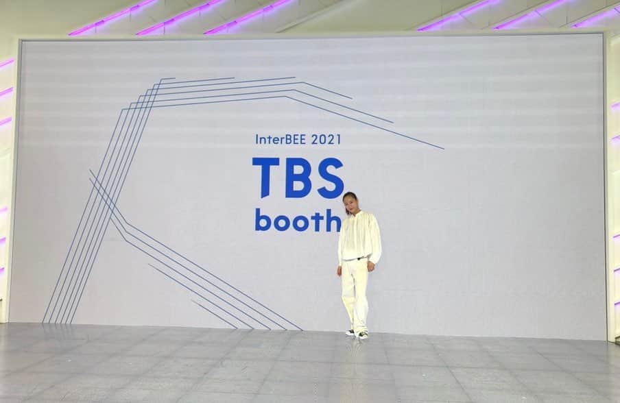 Miyuさんのインスタグラム写真 - (MiyuInstagram)「幕張メッセで行われた　#InterBEE にてTBSさんのブースで踊らせて頂きました！　#CDTVライブライブ でも使用されている最新技術とのコラボショー🔥🕺 アーティストさんだけじゃ無く、ダンサーにもこういった技術が使われる機会が増えもっとダンサーがフォーカスされるような世の中になったらいいな😊✨✨  ダンサーでない方々にも私のダンスを見て頂ける良い機会でした✨ ありがとうございました🔥  #TBS#miyudance#dancer#ダンス#ダンサー#幕張メッセ#イルミリンク」11月20日 18時30分 - miyudance_
