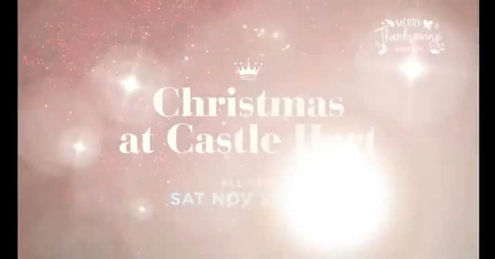 レイシー・シャベールのインスタグラム：「Christmas at Castle Hart premieres in just one week! Join us to celebrate the holidays in Ireland. 🎄❤️🎄❤️I hope you enjoy this movie as much as we enjoyed bringing it to life! Check it out on @hallmarkchannel Saturday 8/7」