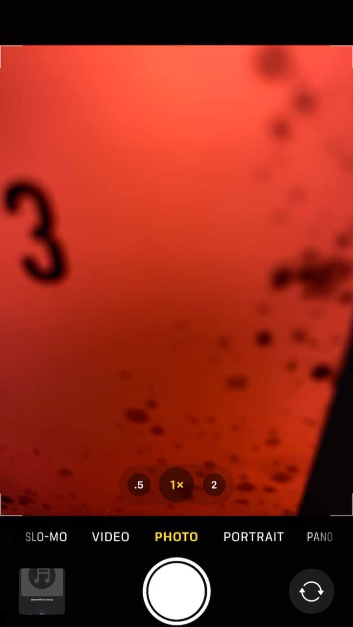 マイク・シノダのインスタグラム：「New music. #ZIGGURATS coming December 3.」