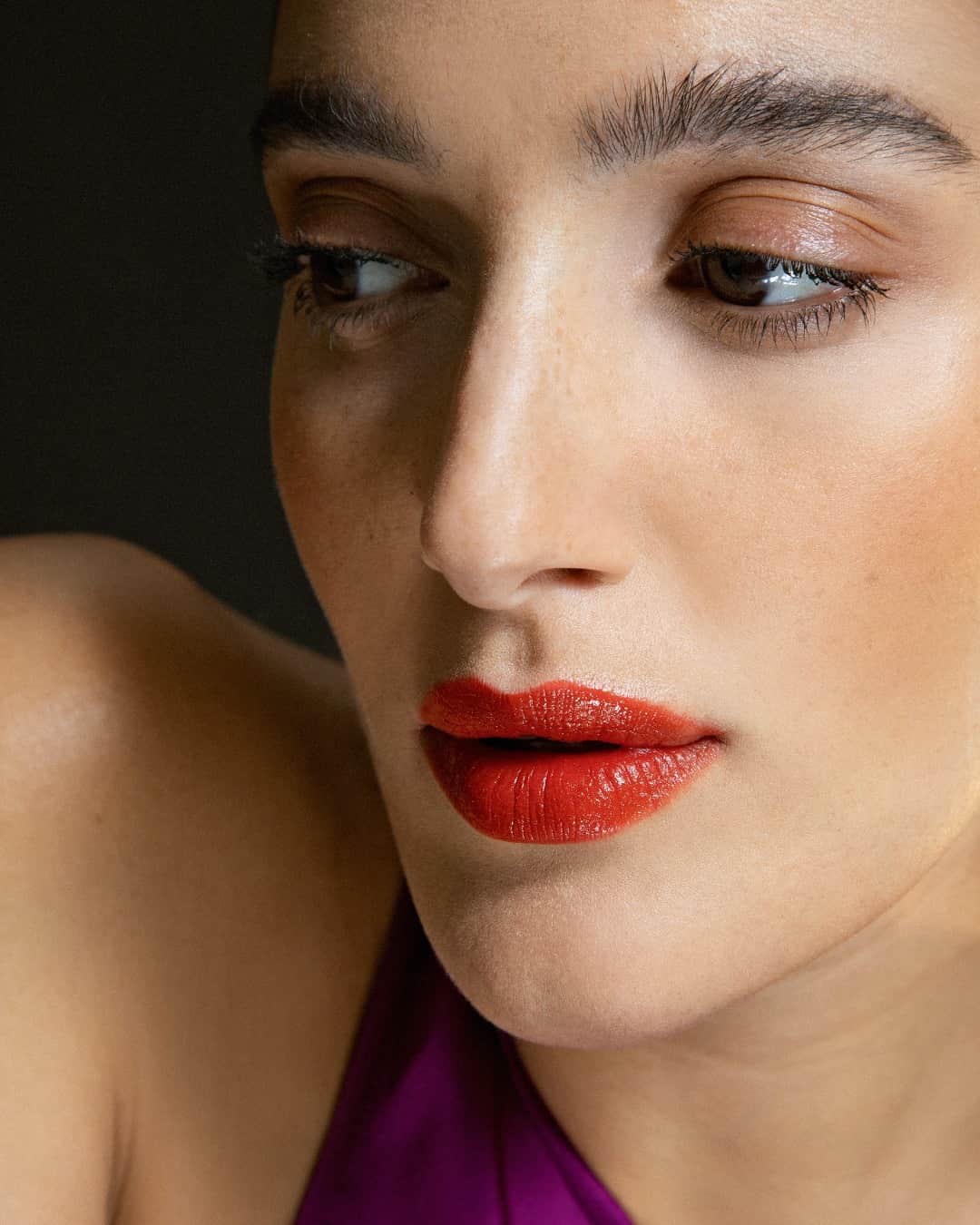 Armani Beautyさんのインスタグラム写真 - (Armani BeautyInstagram)「Flawless red lips. @Levanteofficial added a glamorous touch to her beauty look with LIP POWER in shade 300.   Credits: @vogueitalia, @carolina_amoretti_new   #Armanibeauty #Levante #ArmaniLipPower #LuminousSilk」11月21日 6時00分 - armanibeauty