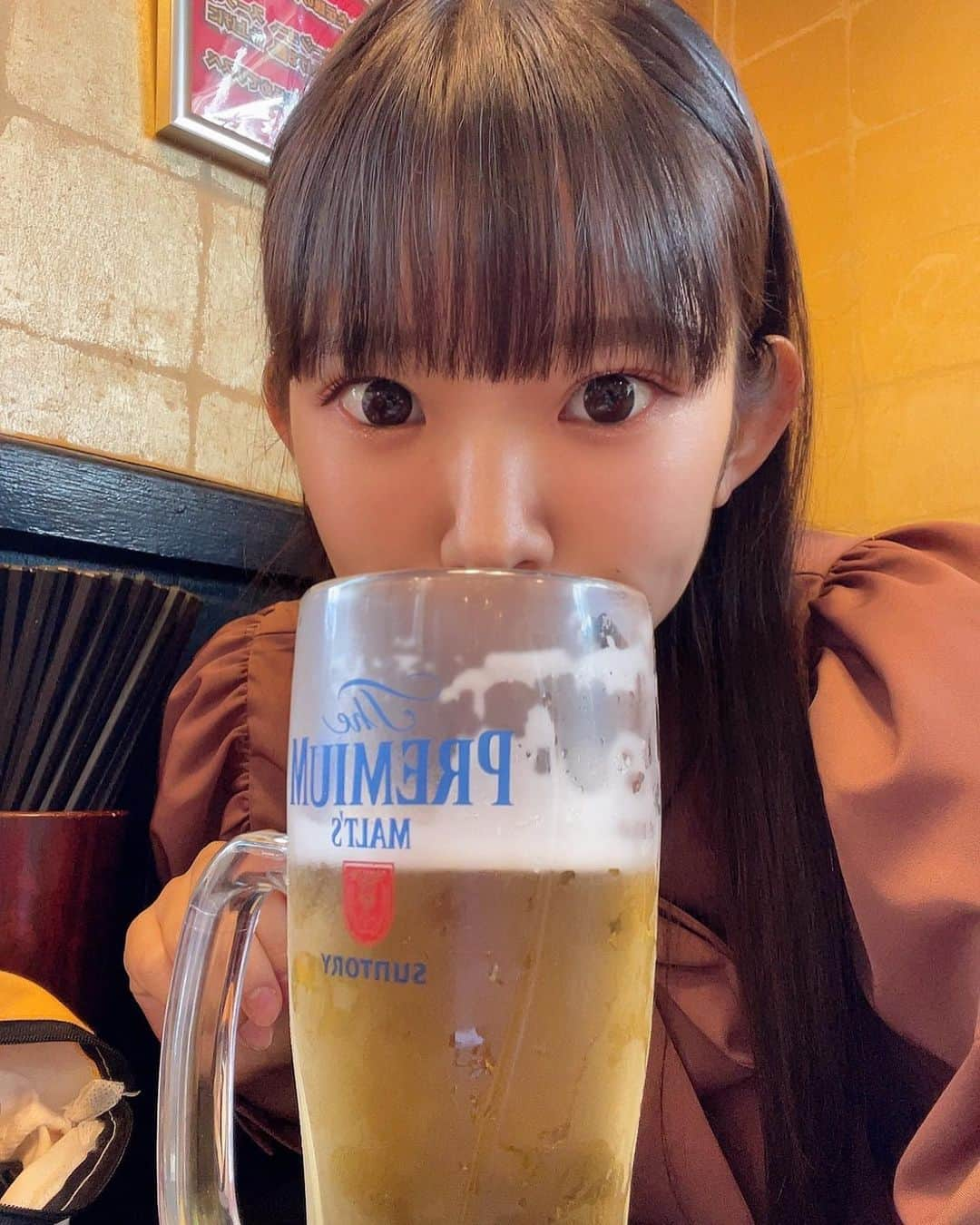 長澤茉里奈さんのインスタグラム写真 - (長澤茉里奈Instagram)「Good morning🌞 日曜日の朝ってビール飲みたくならない？ #生ビール #たくさんは飲めない #仕事終わり飲もうっと #合法ロリ」11月21日 10時47分 - marinanagasawa1008