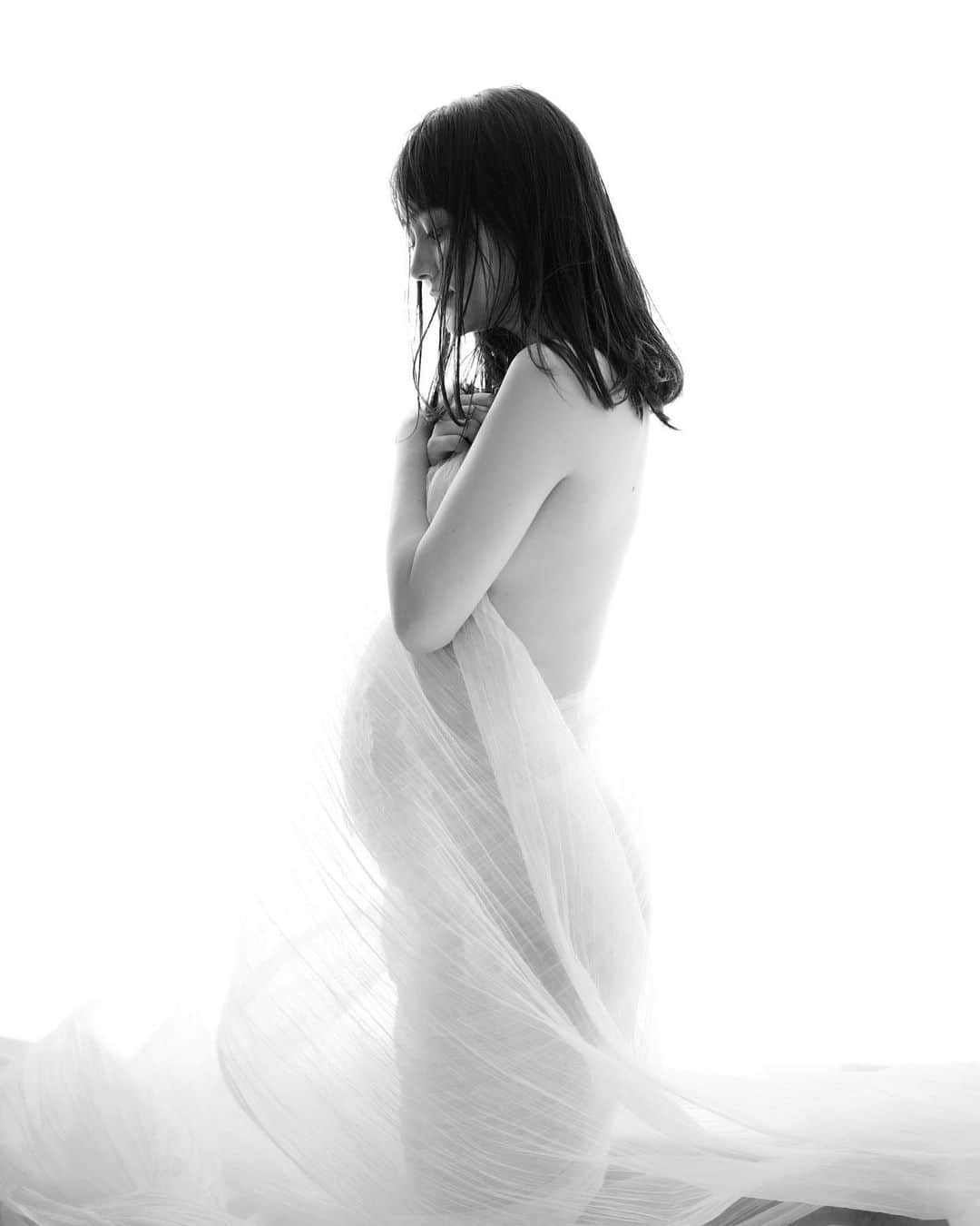 浜田翔子さんのインスタグラム写真 - (浜田翔子Instagram)「34weeks pregnant.  photographer @yug_hitorigoto」11月21日 10時42分 - shoko_hamada