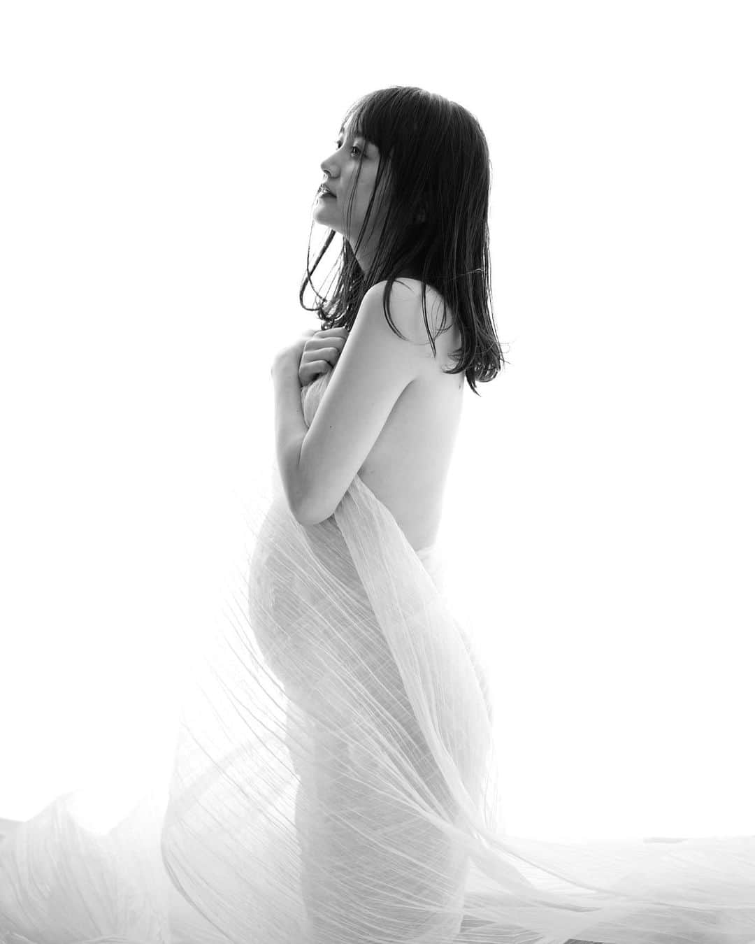 浜田翔子さんのインスタグラム写真 - (浜田翔子Instagram)「34weeks pregnant.  photographer @yug_hitorigoto」11月21日 10時42分 - shoko_hamada