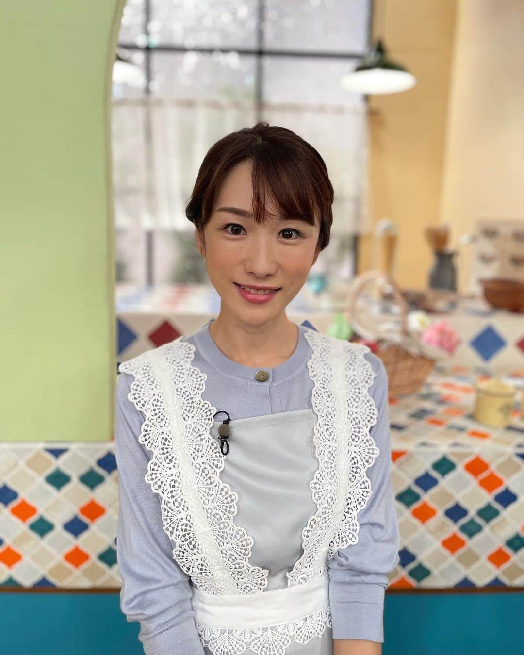 堂真理子さんのインスタグラム写真 - (堂真理子Instagram)「今回の「おかずのクッキング」の衣装は、 ☆エプロン… #francfranc  ☆カーディガン… #inedit  ☆スカート… #maglieparefde   でした👗  今日は、何となくどんよりとした天気です☁️ 素敵な日曜日をお過ごし下さい😊   #おかずのクッキング #おかず #衣装 #番組衣装 #エプロン  #堂真理子 #テレビ朝日 #アナウンサー #アナウンサー衣装」11月21日 11時29分 - mariko_do