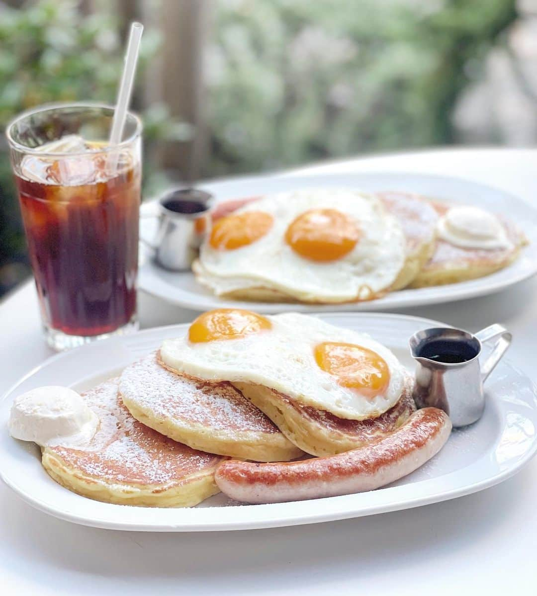 ゆうめろさんのインスタグラム写真 - (ゆうめろInstagram)「モーニングにもおすすめのカフェ🐣☀ 表参道にある 【Crisscross】に行ってきたよ！ 目玉焼きとソーセージが乗ったパンケーキが大人気🥞💓 パンケーキの生地がしっかりしていて 塩気のあるソーセージと一緒に合わせて美味しかった😋 ･ #表参道カフェ #表参道ランチ  #crisscross  #grl #グレイル #グレイル購入品 #プチプラコーデ」11月21日 12時47分 - yk.o0