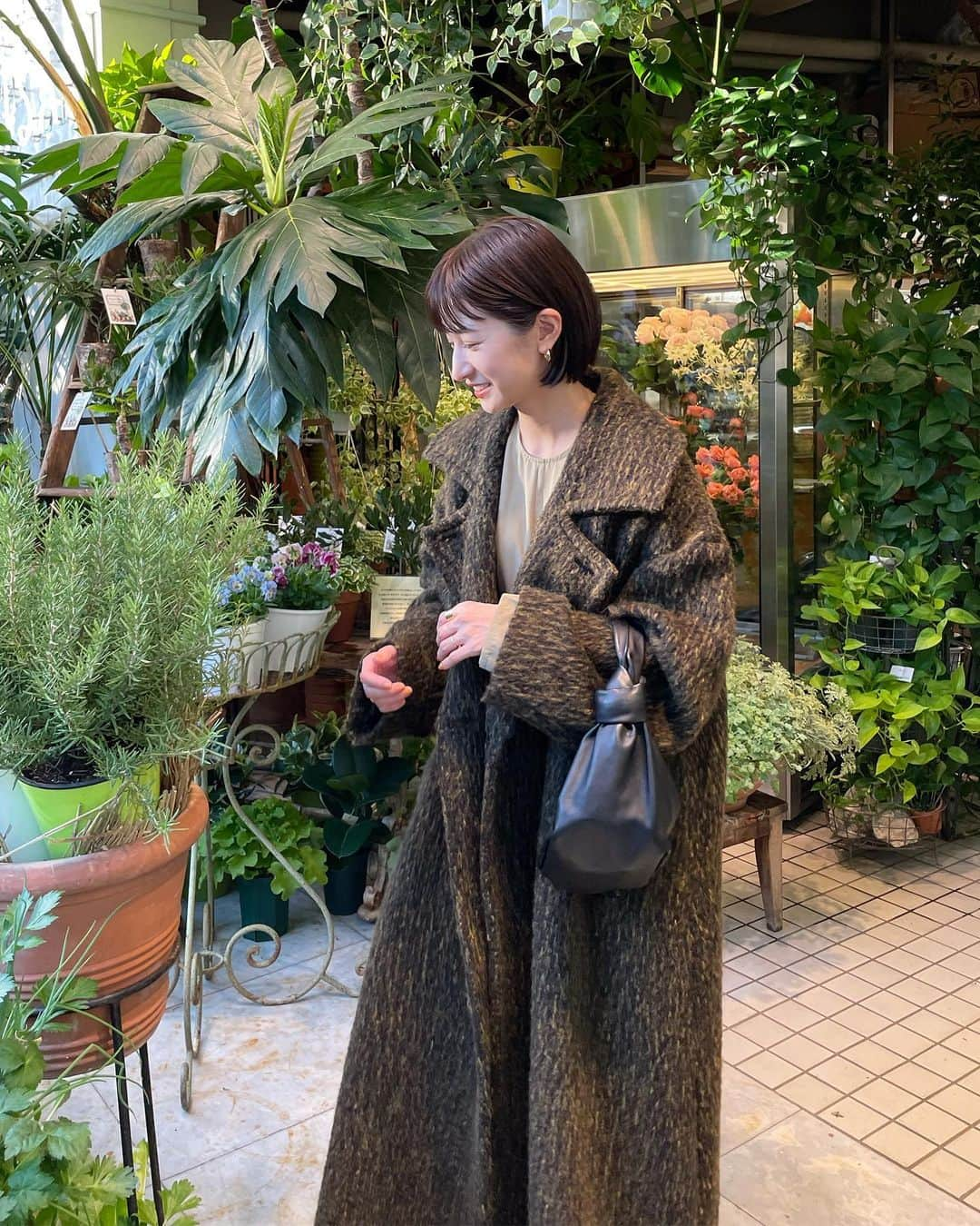 松本恵奈さんのインスタグラム写真 - (松本恵奈Instagram)「クリスマスに向けてお家に飾る用の植物を買いに行ってきました🎄 今年は枝っぽいのにオーナメントとかつけようと思っています🎅 他にも可愛いお花とか沢山あって大変でした。笑 結局、予定してたもの以外にも買ってしまったのでどこかでまた紹介するね◎  #クリスマス #ディスプレイ #floristigusa」11月21日 13時10分 - ena1123