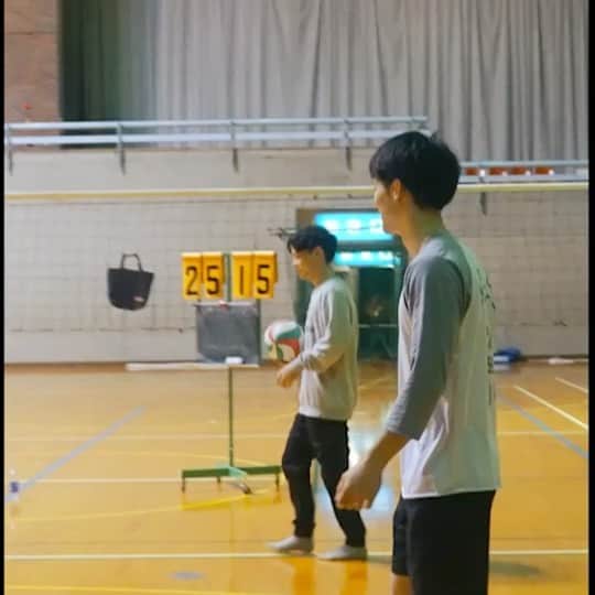 川口太一のインスタグラム：「What happens in volleyball when you hit the ball to someone!! @volleyballworld  #volleyball #videocreator #collaboration #バレーボール #映像クリエイター #動画クリエイター #コラボ」