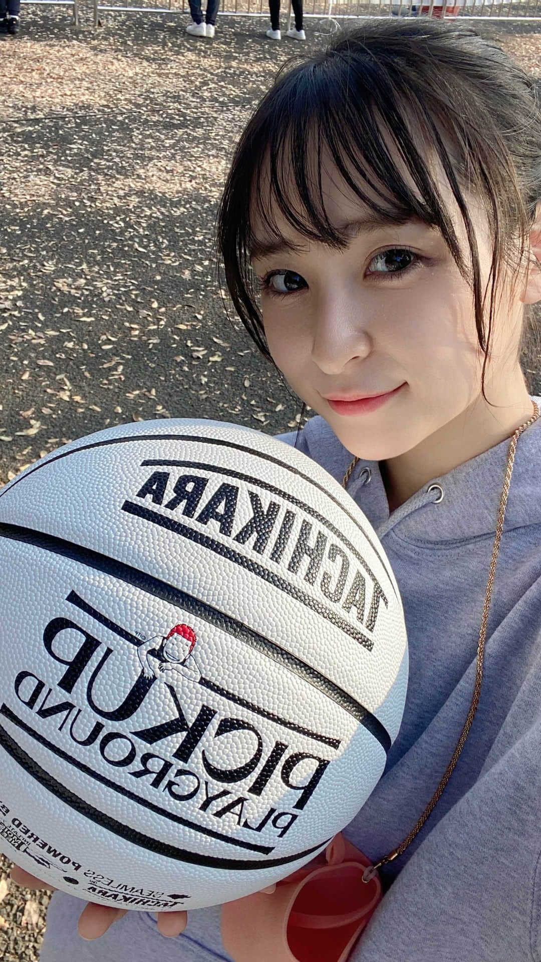 中崎絵梨奈のインスタグラム：「#pickupplayground #ダブドリガール  #Bリーグ  #Bリーグ観戦 #bleague #バスケ #バスケットボール #スポーツ観戦女子 #バスケ好きな人と繋がりたい #スポーツ観戦 #バスケ女子 #japan #basketball #スポーツ」