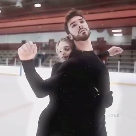 Mine Tugayのインスタグラム：「Bayılıyorum♥️♥️」