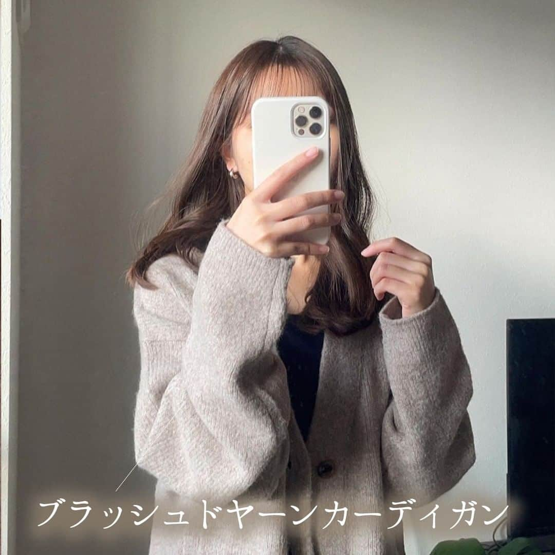 R i R y (リリー)さんのインスタグラム写真 - (R i R y (リリー)Instagram)「『#GU コーデ特集🧶🤎』　　  ジーユーのおすすめアイテムをご紹介❤️ ぜひ参考にしてみてください🙊  商品名で出てこない場合売り切れの可能性が高いです🥺 ✴︎---------------✴︎---------------✴︎ ▶▶掲載する写真を募集中📸 カワイイ写真が撮れたら、@velle.jp をタグ付けするか、ハッシュタグ #velle_jp をつけて投稿してみてね♪ velle編集部と一緒にカワイイで溢れるvelleを創っていこう😚🤍  ✴︎---------------✴︎---------------✴︎ #冬コーデ #ジーユー #ニット #カラーニット #置き画くら部 #置き画 #プチプラ #古着女子 #gu新作 #プチプラ #プチプラ部 #プチプラファッション #gu #guコーデ #gu購入品 #guニット #ケーブルコクーンカーディガン #チャンキーニット #ジユジョ #デニムコーデ #ニットコーデ #秋コーデ #ニットカーディガンコーデ #ケーブルコクーンカーディガン #マルチウェイカーディガン #ブラッシュドヤーンカーディガン  #スキッパーポロセーター #チャンキーニットボーイフレンドカーディガン」11月21日 17時54分 - velle.jp