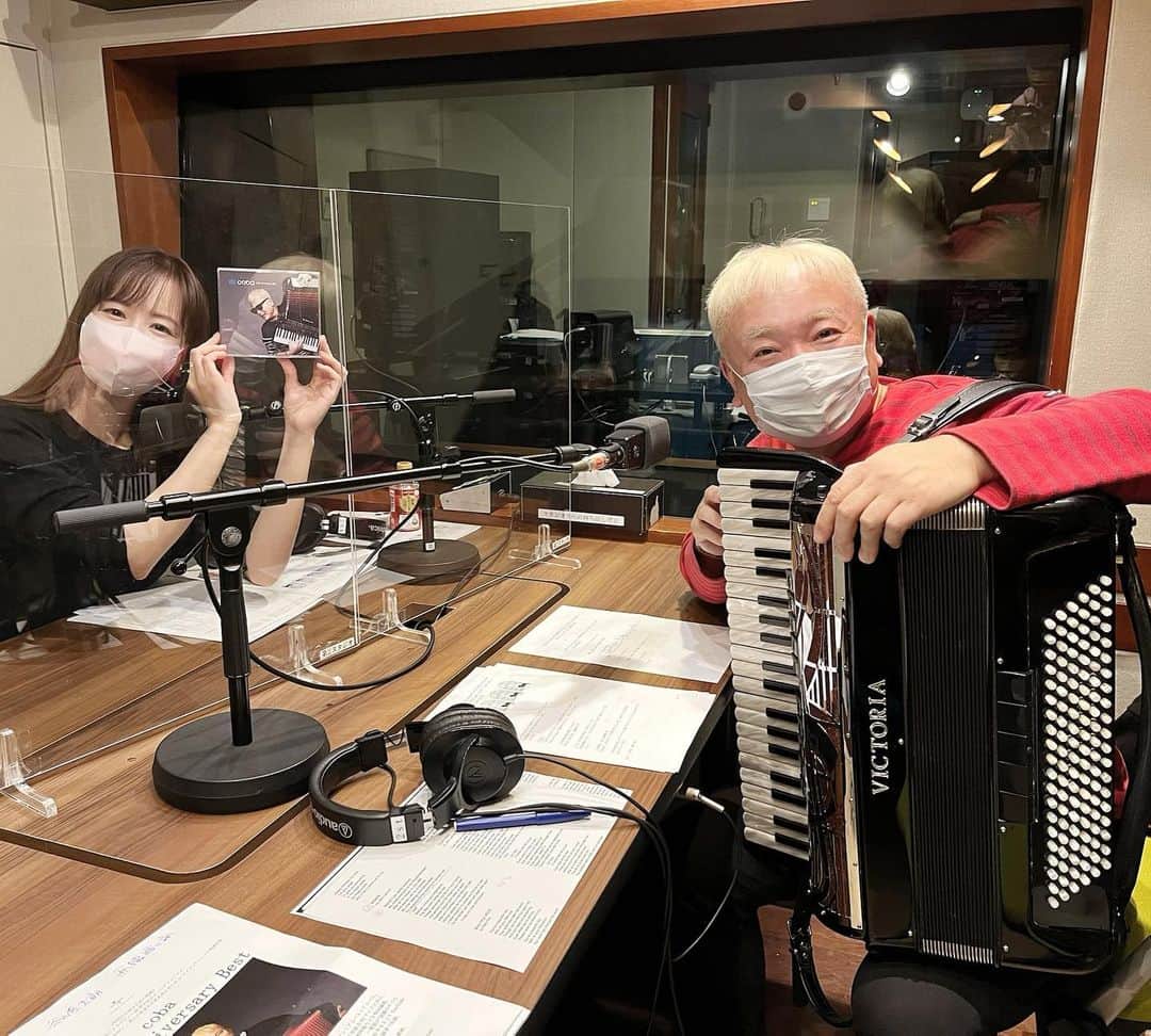 皆藤愛子さんのインスタグラム写真 - (皆藤愛子Instagram)「❤︎ TOKYO FMの #窓カフェ 📻 今週はアコーディオニストのcobaさんが来てくださいました🎹アコーディオン、とっても素敵な音色でした🎶」11月21日 18時24分 - aiko_kaito_official