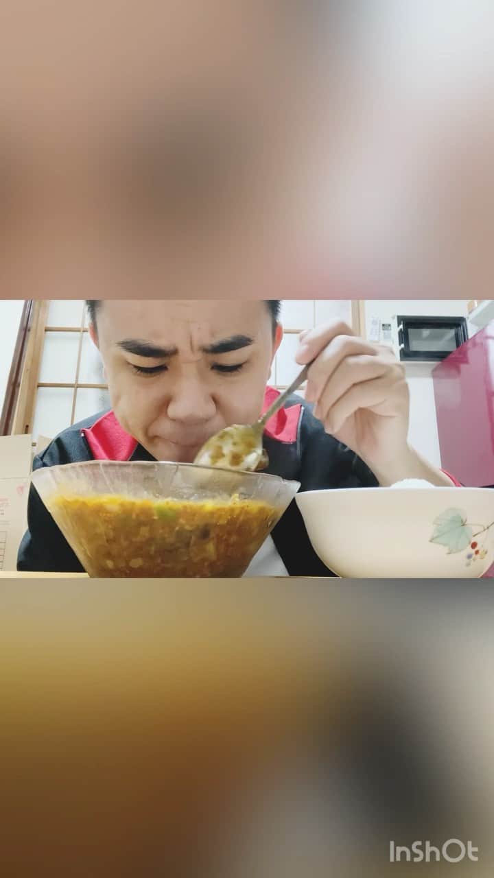 藤本秀星のインスタグラム：「麻婆茄子を食べるだけの動画  #麻婆茄子 #自炊 #自炊男子  #自炊記録 #辛い #ナス」