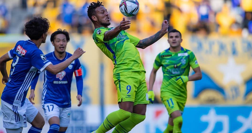 ウェリントン・ルイス・デ・ソウザのインスタグラム：「Great victory!!! This result is so important for the team and I’m glad that I had the opportunity to score to help. Now focus on the next two games and we need all support from Shonan fans!!! @shonan_bellmare」