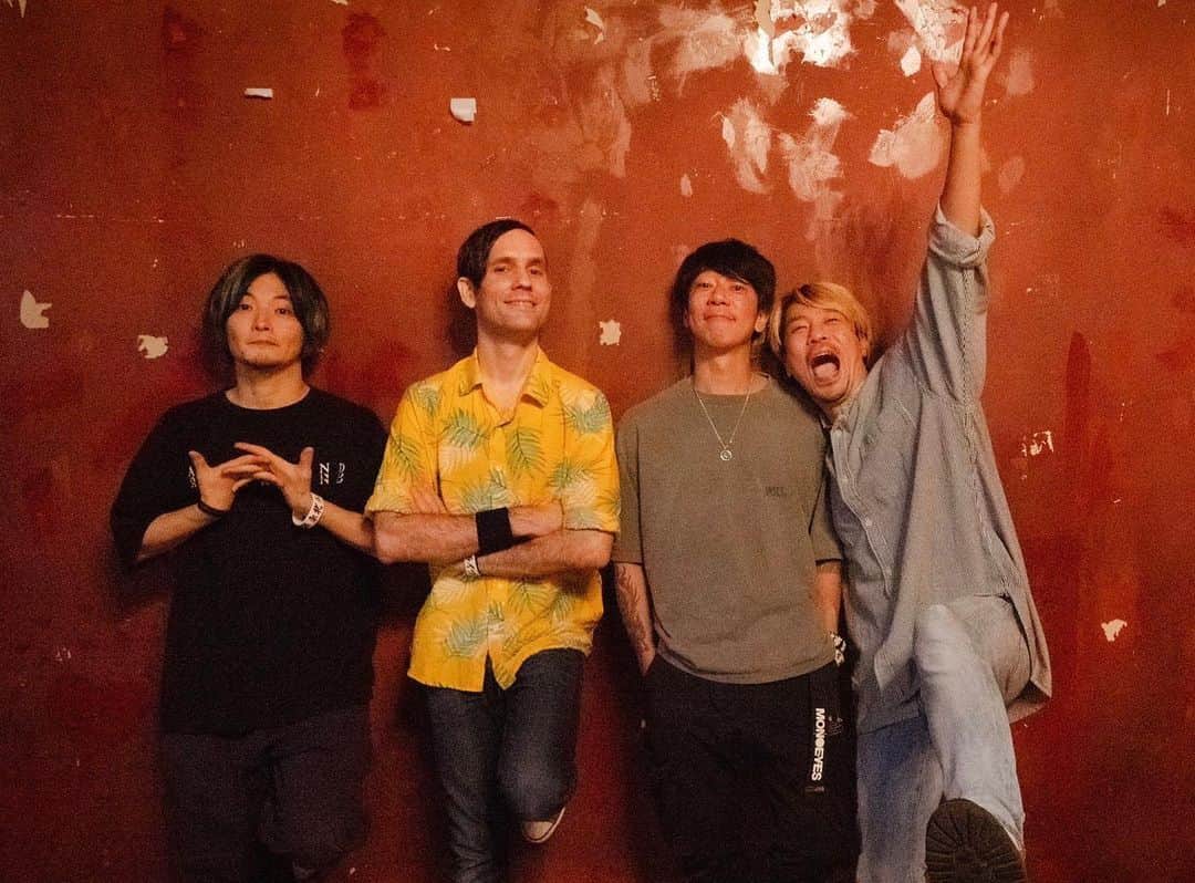 のインスタグラム：「Between the Black and Gray Tour 2021 本日無事全行程終了いたしました！！ 応援してくださった皆様、本当にありがとうございました！ またお会いできる日まで元気にお過ごしください。  #monoeyes」