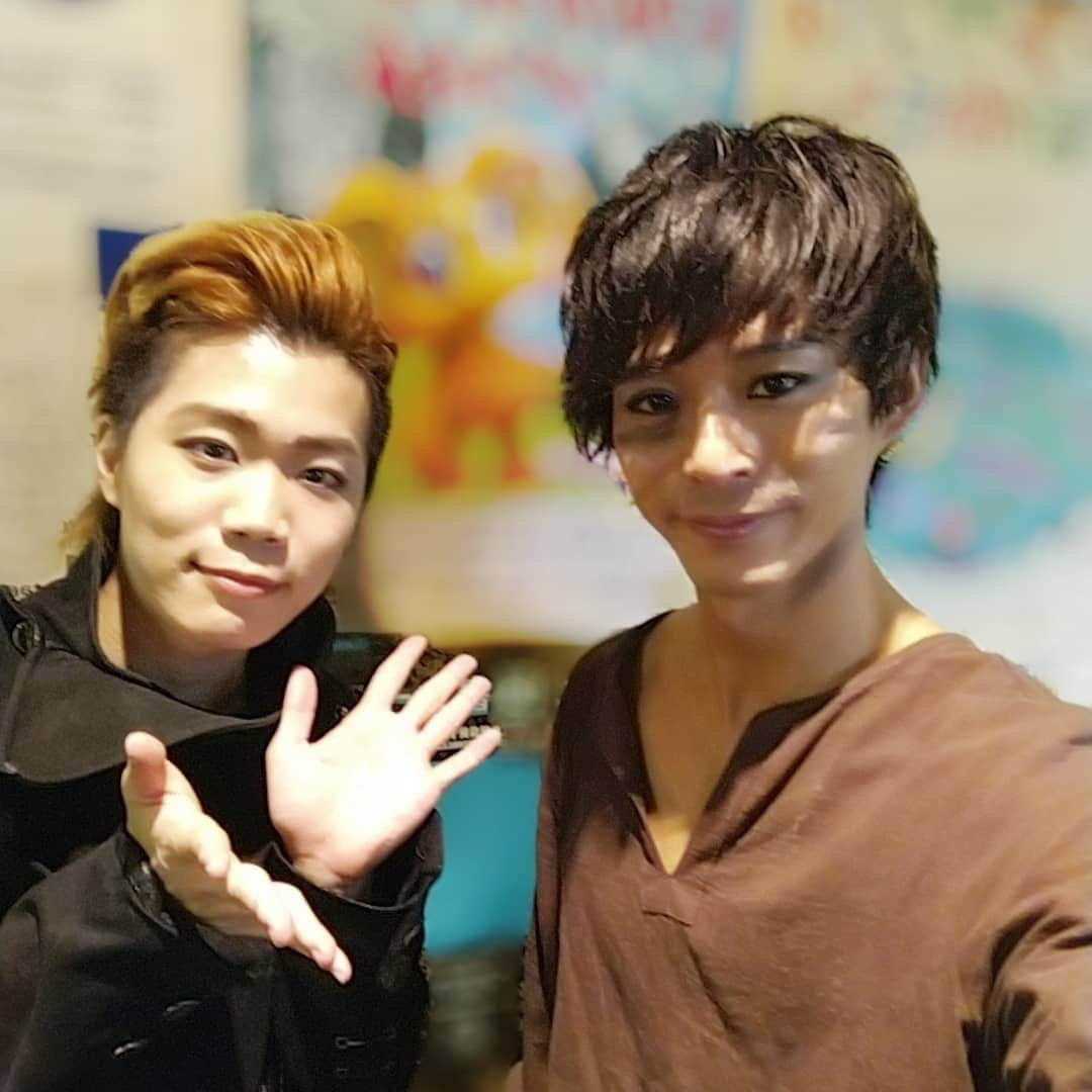 末野卓磨さんのインスタグラム写真 - (末野卓磨Instagram)「舞台「新月」終演。  ご観劇頂きました皆様、関係者各位、皆々様に感謝致します。 千秋楽まで無事に終えられたのは皆様のお陰です。  本当に、ありがとうございました!!  作品を通じて得た沢山の出逢い、キャスト、スタッフ、お客様、この縁が続いて、また素晴らしい作品で再会出来ますように祈っております。  全員初共演って本当に数少ない貴重な現場だったので、楽しかったなぁ〜✨🎵」11月21日 22時12分 - takuma_sueno