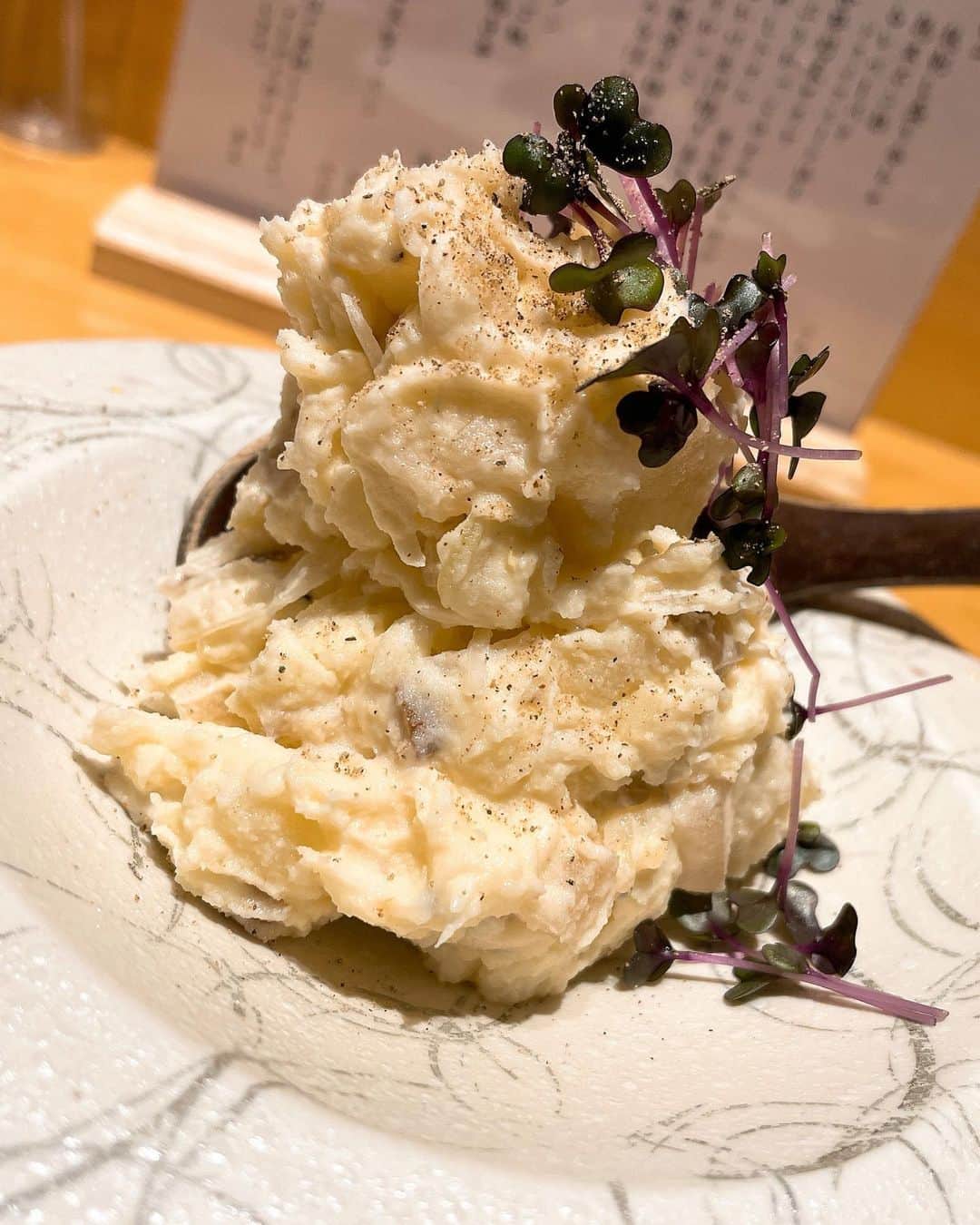 野原くるみさんのインスタグラム写真 - (野原くるみInstagram)「喜鈴✨ ハツは美味しすぎて2本食べたし 銀杏は大好きだから3本食べた🥰 白湯ラーメンあったけど、スープで 我慢した私は偉い。 . . . .  .  . . . . . . . . . . . . . .  #焼き鳥 #グルメ #恵比寿 #ディナー #ホステス #gourmet #dinner #japanesegirl  #japan  #japanesefood」11月21日 22時55分 - curumi0115.a