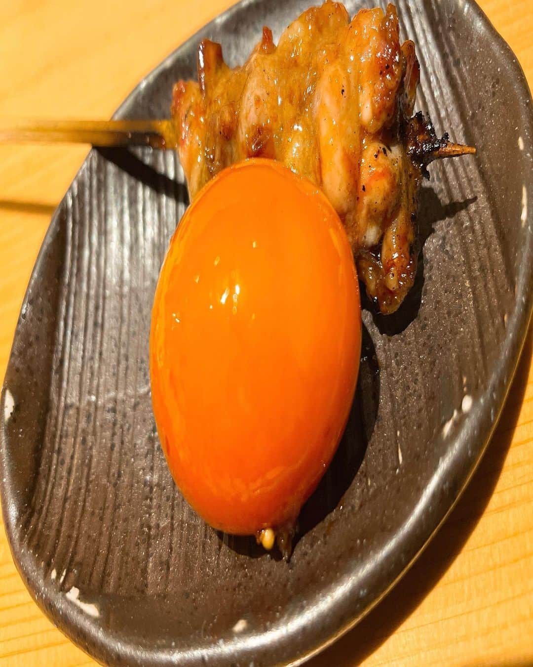 野原くるみのインスタグラム：「喜鈴✨ ハツは美味しすぎて2本食べたし 銀杏は大好きだから3本食べた🥰 白湯ラーメンあったけど、スープで 我慢した私は偉い。 . . . .  .  . . . . . . . . . . . . . .  #焼き鳥 #グルメ #恵比寿 #ディナー #ホステス #gourmet #dinner #japanesegirl  #japan  #japanesefood」