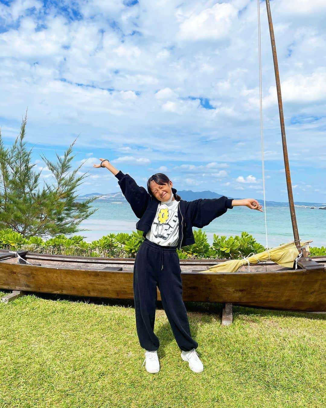 小林三江子さんのインスタグラム写真 - (小林三江子Instagram)「少し前だけど、小学校生活最後の秋休みは久しぶりに家族揃って遠出してみた。 こうやって楽しそうに家族と一緒に旅してくれる日はあとどれくらい続くのかな。。 来年からは中学生。改めてこの時期を大切に過ごそうと思う今日この頃。。  #mydeariris #イリタン  #familytime #precioustime」11月22日 10時57分 - mieko_kobayashi