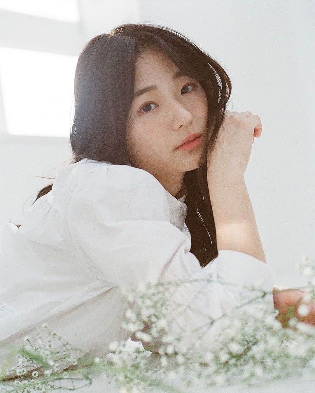長谷川かすみのインスタグラム：「🎞  フィルムカメラって味があっていいね。 "写るんです"買おうと思った📸」